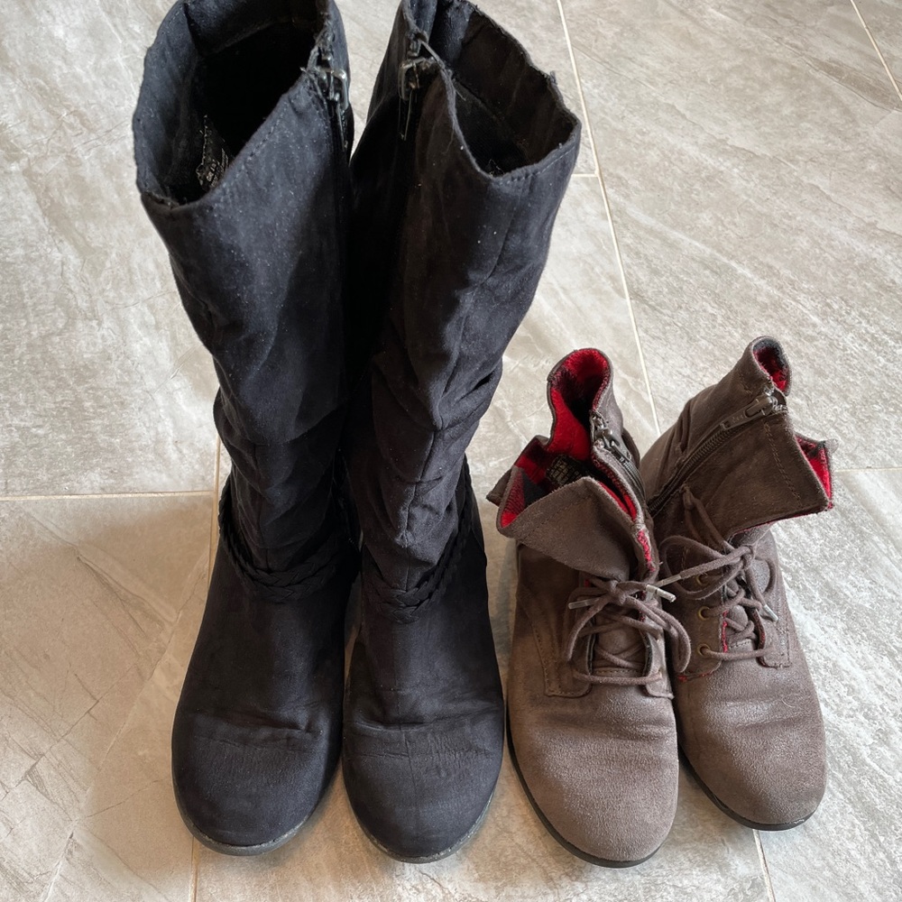 Lot of Two Girls Boots sz 4